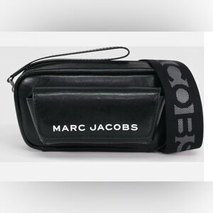 MJ-67. NWT Marc Jacobs Bold Cargo Crossbody Bag Black NEW
